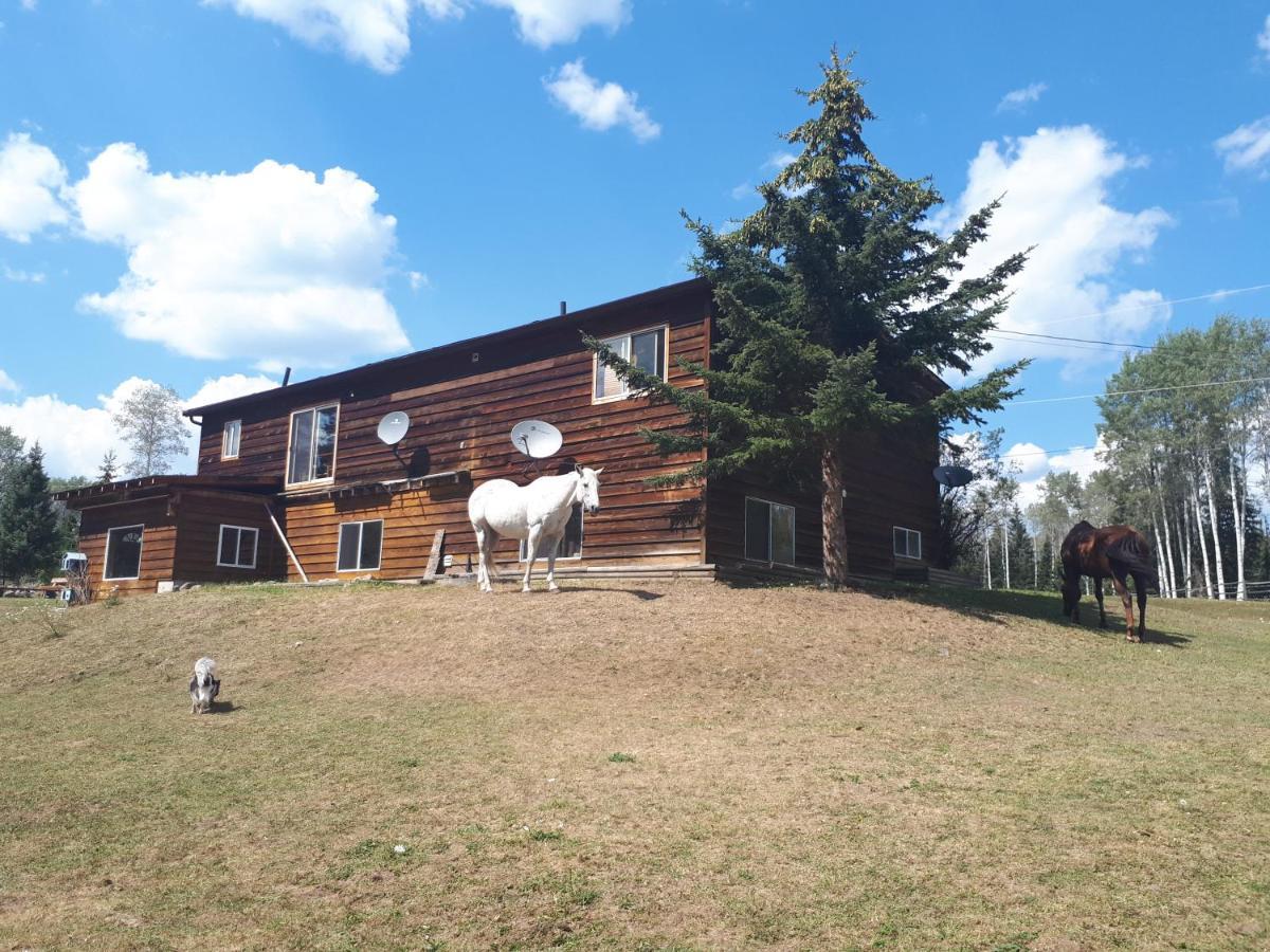 Bridge LakeWettstone Guest Ranch住宿加早餐旅馆 外观 照片